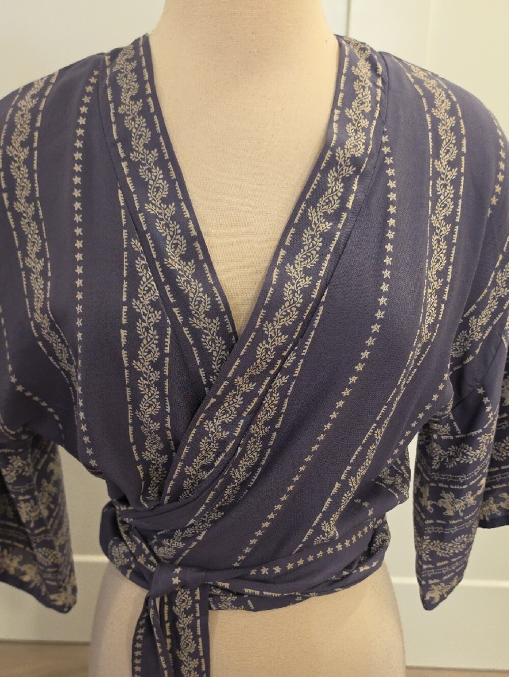 Japna blue/cream true Wrap Top w/ soft oversized sleeves size S great condition - Picture 2 of 8